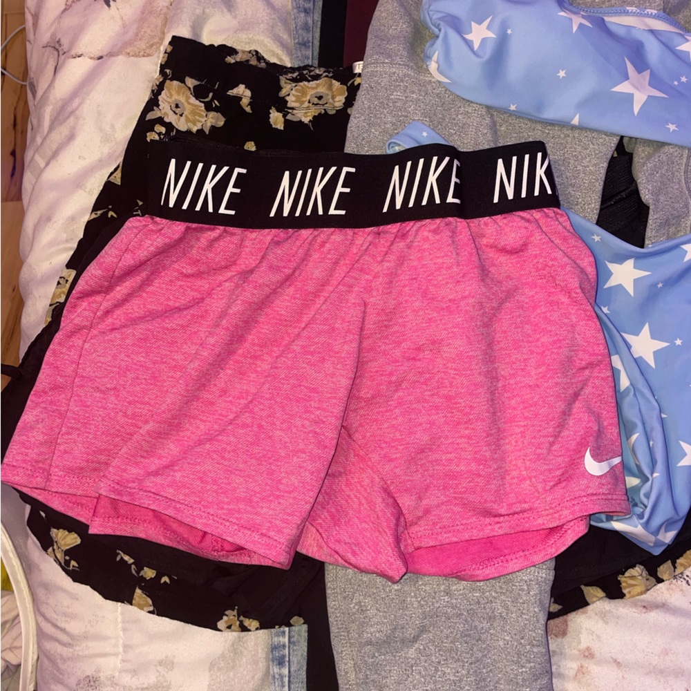 big kids pink nike shorts